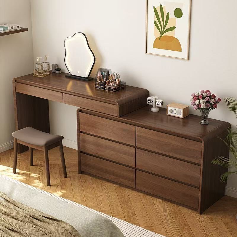 Nowoczesna toaletka z drewnian – Makeup Beauty Lounge recenzja i cena